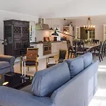5 Bedroom Lovely In Σπίτι διακοπών