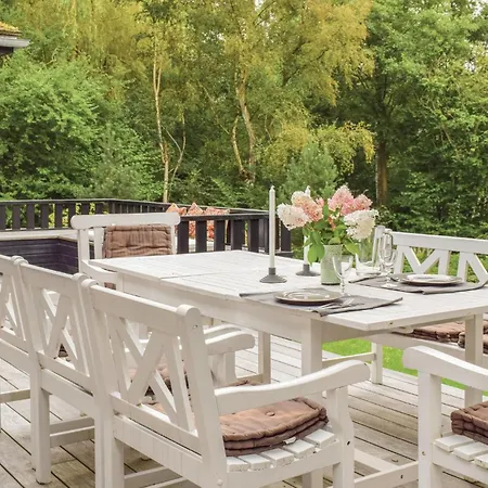 5 Bedroom Lovely In Дом отдыха *